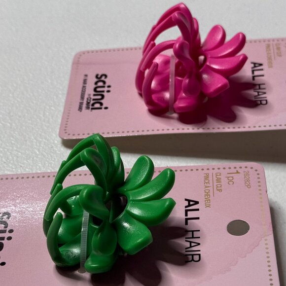 Scunci Bright Flower Claw Clip Set Pink & Green | Hair Accessories - Picture 5 of 5